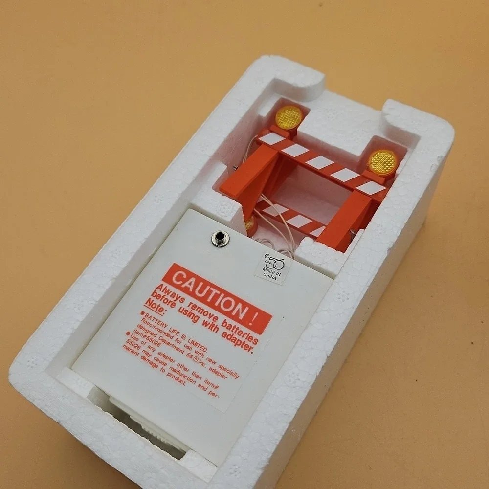 Dept 56 Village Accessory - Flashing Road Construction Lights - Working